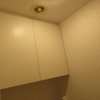 オーダー製作吊戸棚でトイレの収納量アップで快適に！札幌市