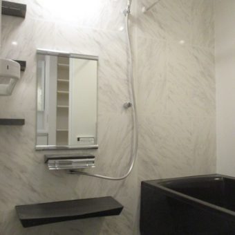 ぴったりサイズ伸びの美浴室で、シックなバスルームへ！札幌市