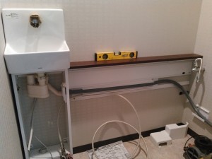 自動水栓付の手洗い器付カウンター設置