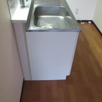 札幌市清田区賃貸マンション　キッチン側板補修工事