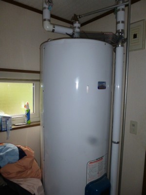 丸形電気温水器２