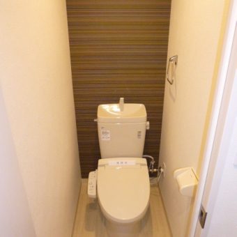 某賃貸マンションのリノベーション工事 トイレ交換で清潔が蘇り！札幌市