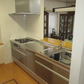 洗練されたデザインの上質なステンレスが作り出すキッチン空間事例！札幌市