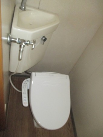 三栄水栓製の温水洗浄便座「シャワンザ」
