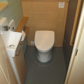 ビビットカラーから、落ち着きあるトイレ空間へリフォーム！札幌市