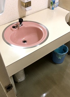 施工前　トイレ手洗い