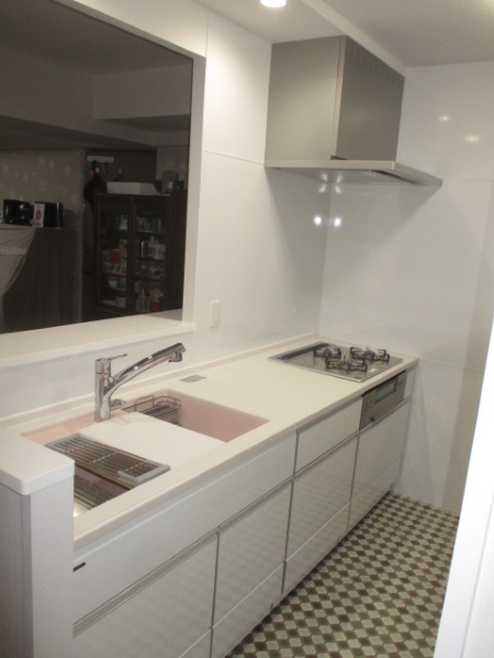タカラスタンダードシステムキッチンはいつまでも真っ白な輝き 札幌市マンション 浴室 お風呂 洗面 水廻りのリフォーム 札幌 キッチンワークス