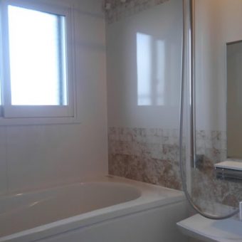 バスルームを小さくして、洗面室を拡張し収納スペースをアップ！北広島市マンション