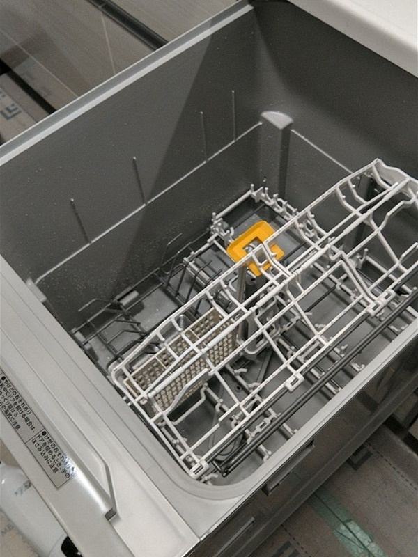 8施工後食洗三菱製食洗器　内部2