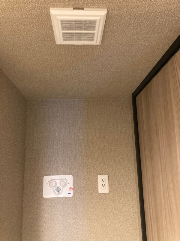 1施工前洗濯機壁