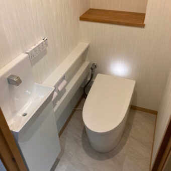 TOTO『ネオレスト』で空間に広がりがあるトイレで快適に！札幌市マンション