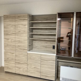 高級感あふれるオーダー食器棚＋オーダー壁面収納設置施工事例！札幌市マンション
