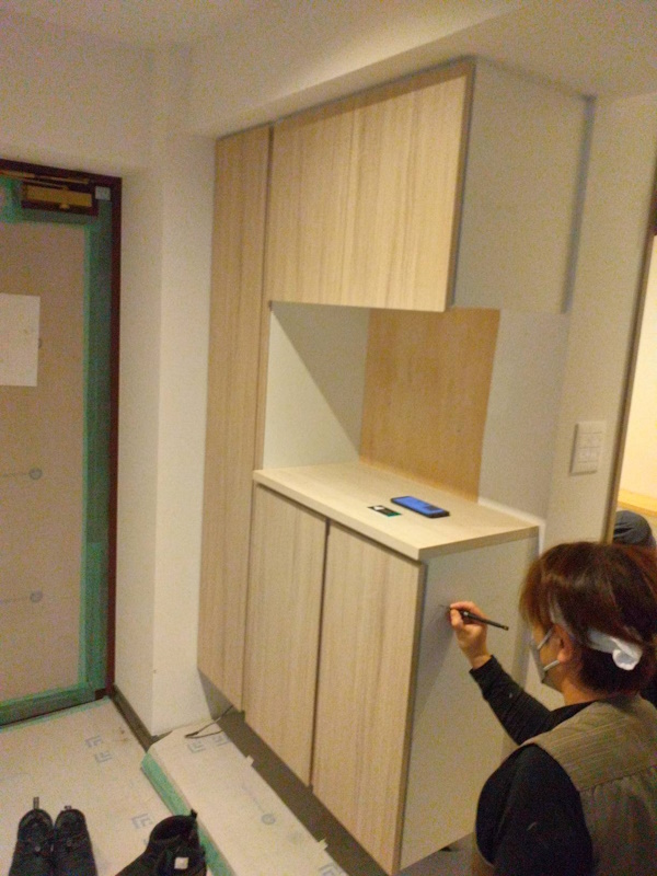 4施工中居室玄関