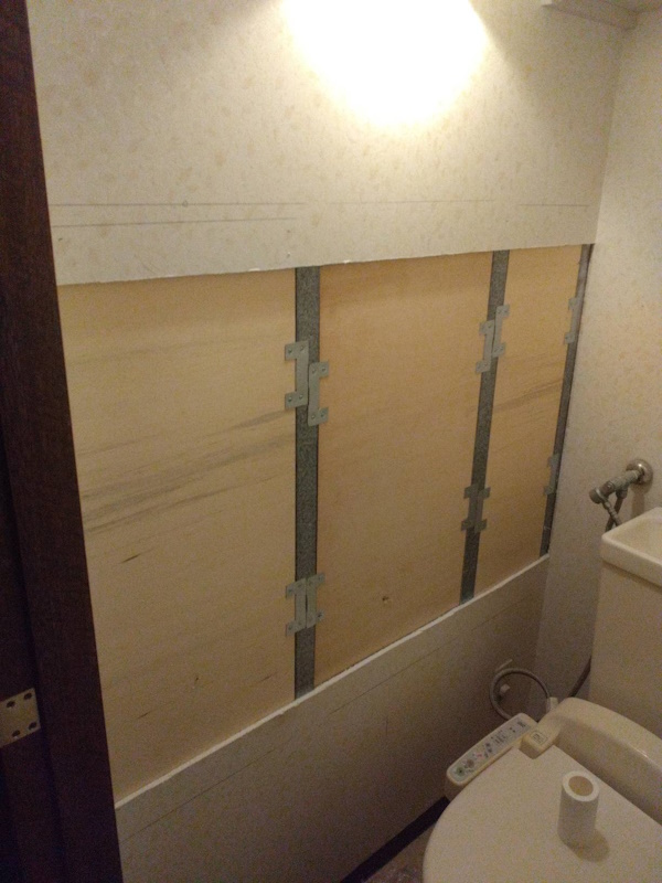 3施工中トイレ2