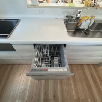 調理キャビネットを作り変えて、パナソニック製ビルトイン食器洗い乾燥機新規設置リフォーム!札幌市戸建