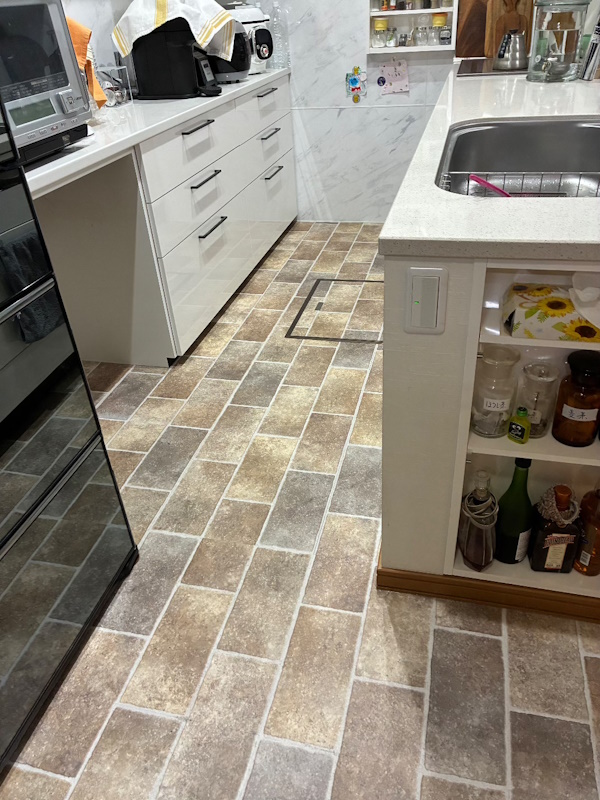 6施工後キッチンフロア