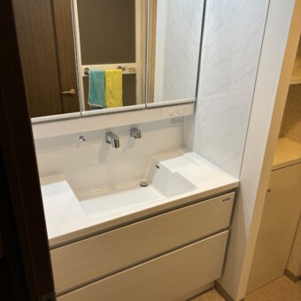 タカラスタンダードホーロー洗面化粧台『ファミーユ』で水まわりをいつも快適に!札幌市マンション