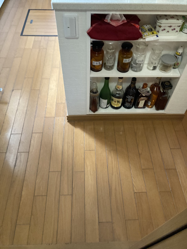 1施工前キッチンフロア