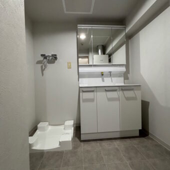 TOTOお掃除ラクラクシンプルドレッサー洗面化粧台『オクターブライト』で快適に!札幌市マンション