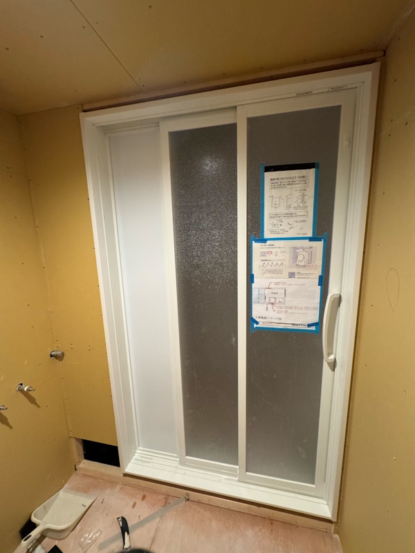 4施工中シャワー