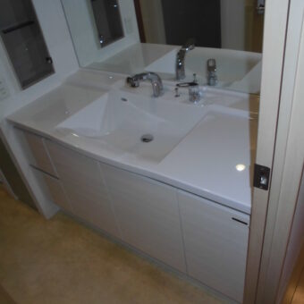 タカラぴったりサイズ木製洗面化粧台『リジャスト』下台のみ交換でリフレッシュ！札幌市マンション