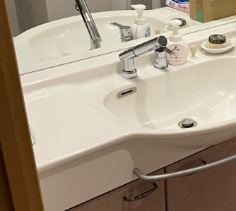 洗面用水栓、オーダーメディシンボックス、洗濯機用水栓交換リフォーム工事施工事例！札幌市マンション