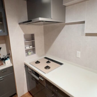 ノーリツ製スリム型ノンフィルターレンジフード(シロッコファン)『クララ』へ交換リフォーム!札幌市マンション