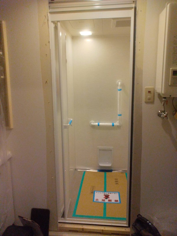 4施工中シャワー