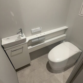 タンクレスだから空間すっきり、TOTOネオレスト手洗器付（ワンデーリモデル）でお掃除もラクラク！札幌市マンション