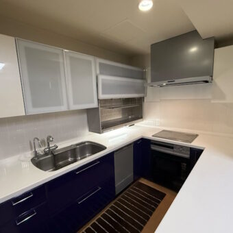 コの字型システムキッチン吊戸棚＆レンジフード交換で使いやすく快適な空間へ！札幌市マンション