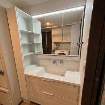 タカラホーロー洗面化粧台『ファミーユ』＋オーダートールキャビネットでスタイリッシュ空間！札幌市マンション