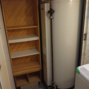 長府製作所電気温水器、丸型給湯専用370Lへ電気温水器交換リフォーム施工事例!札幌市マンション