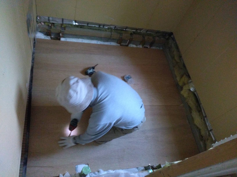 4施工中