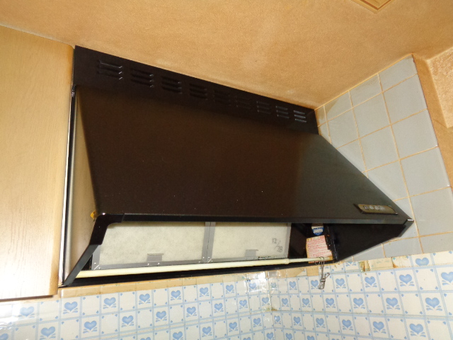 1施工前キッチンフード