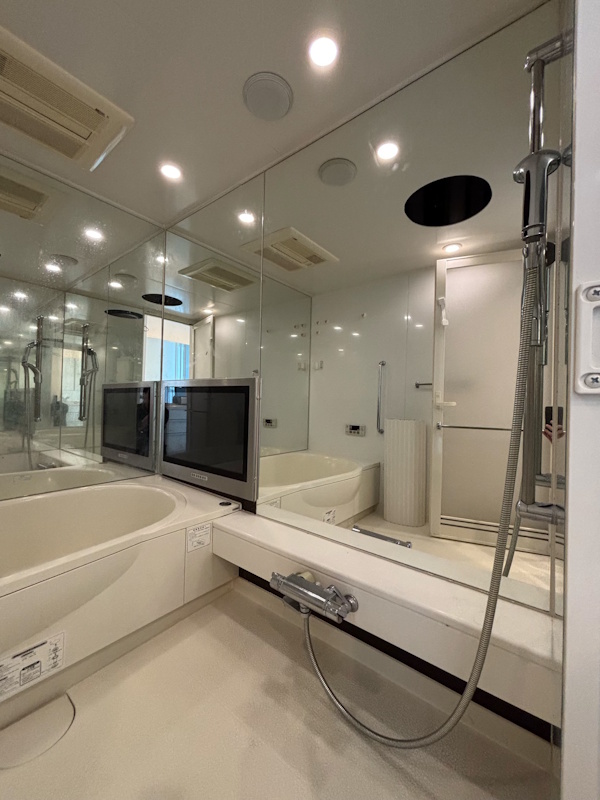 3施工後浴室ミラー